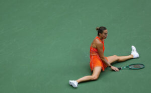 sobolenko-razbila-raketku-i-vyrugalas-na-operatora-posle-finala-us-open-e414a73.jpg